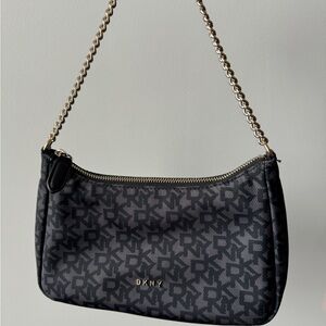 DKNY Carlo Logo Printed Shell Women’s Shoulder Bag Like New with No Flaws